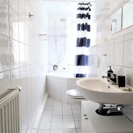 Zentral Wohnen - Inkl. Privatem Stellplatz *