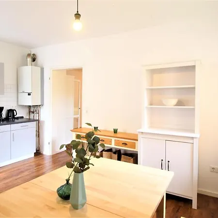 Zentral Wohnen - Inkl. Privatem Stellplatz *