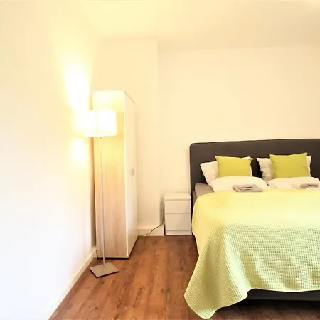 Apartamento Zentral Wohnen - Inkl. Privatem Stellplatz Wurzburgo