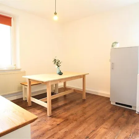 Zentral Wohnen - Inkl. Privatem Stellplatz Wurzburg