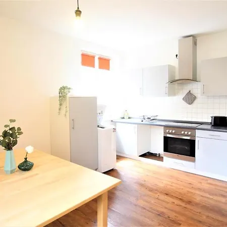 Zentral Wohnen - Inkl. Privatem Stellplatz * Wurzburg