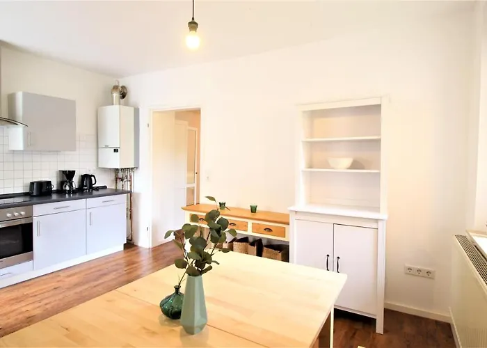 Zentral Wohnen - Inkl. Privatem Stellplatz *