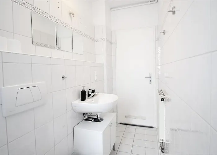 Apartment Zentral Wohnen - Inkl. Privatem Stellplatz *